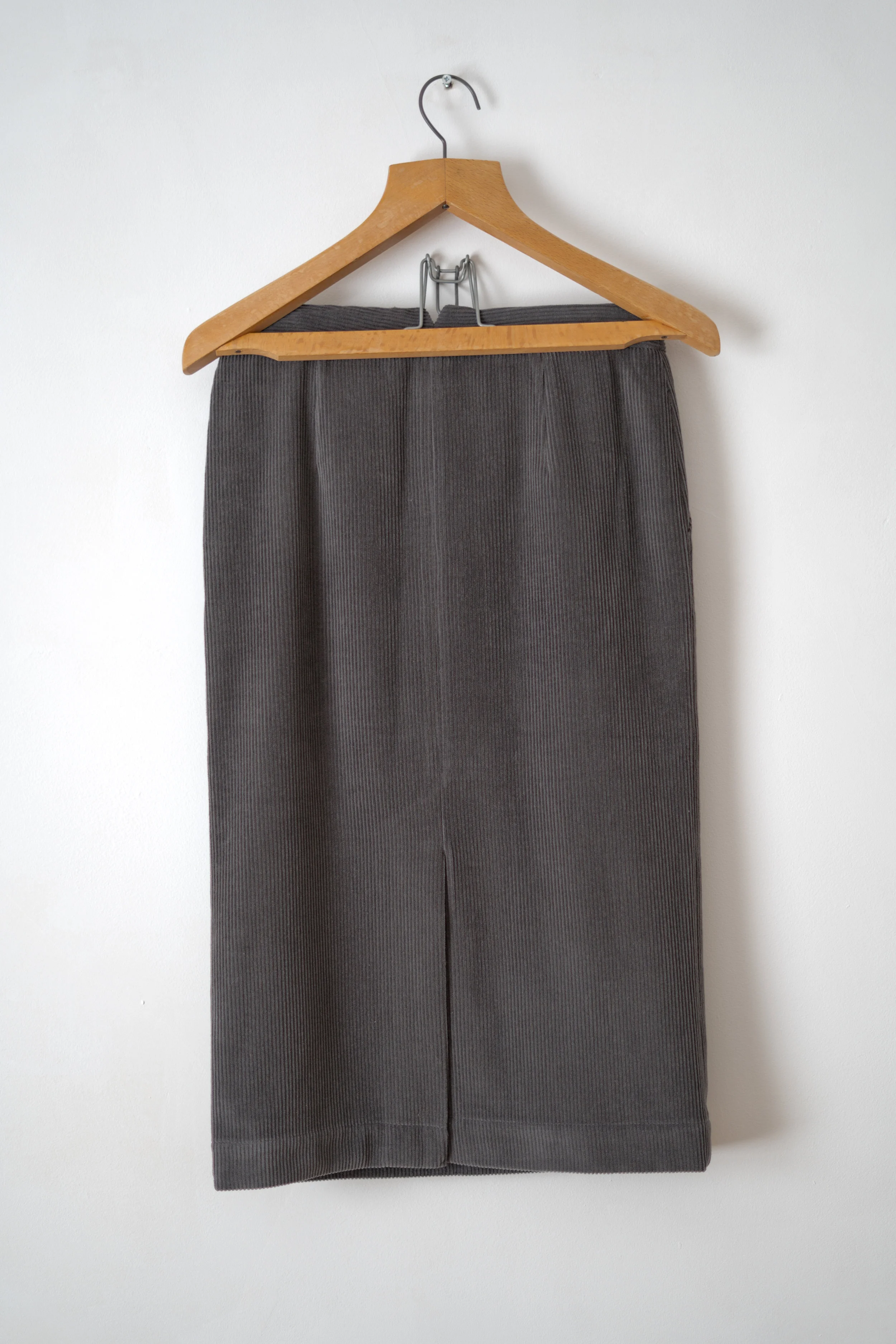 Malmesbury_Sk_grey_back.jpg