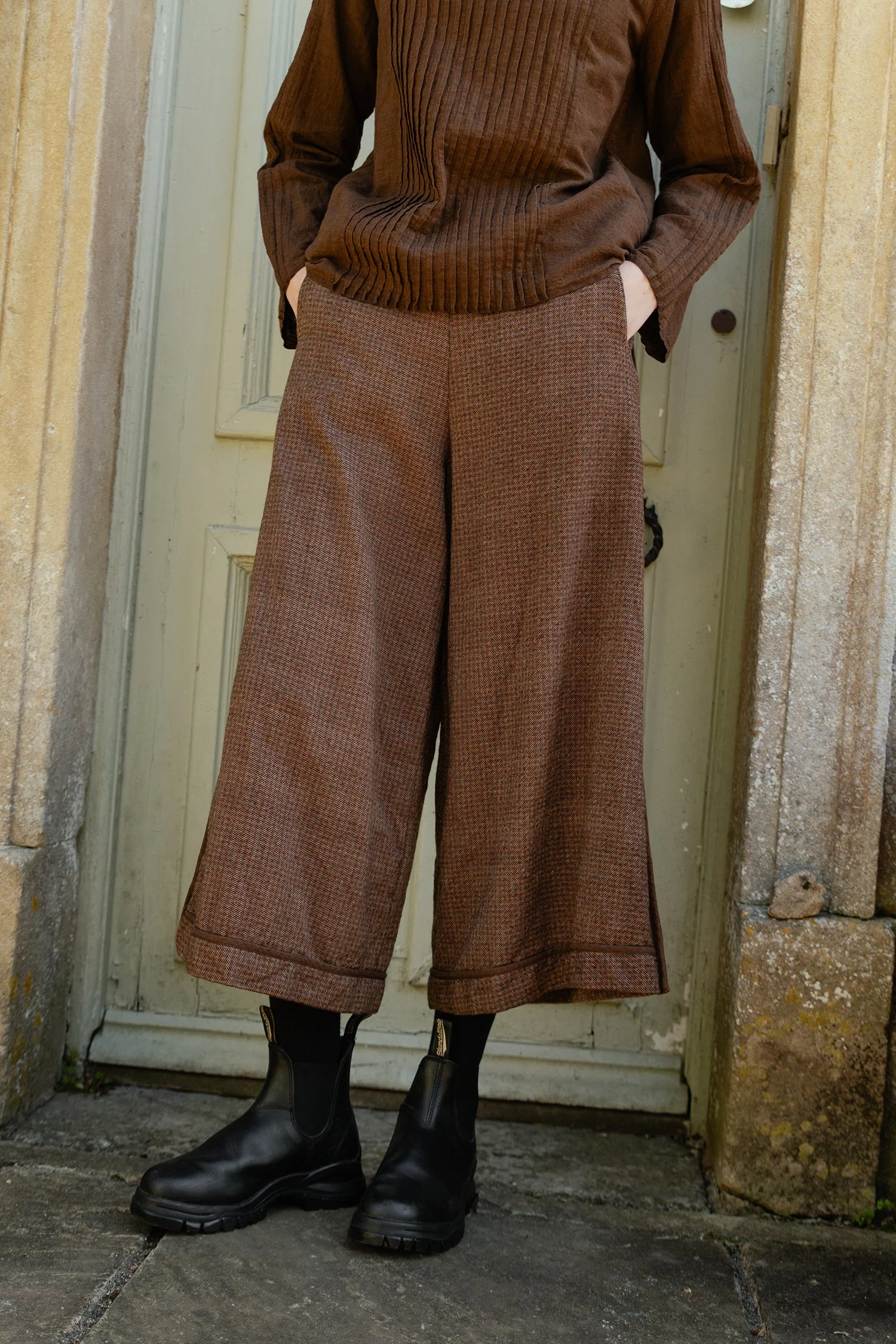 Cary-top-Magic-pants-6.jpg
