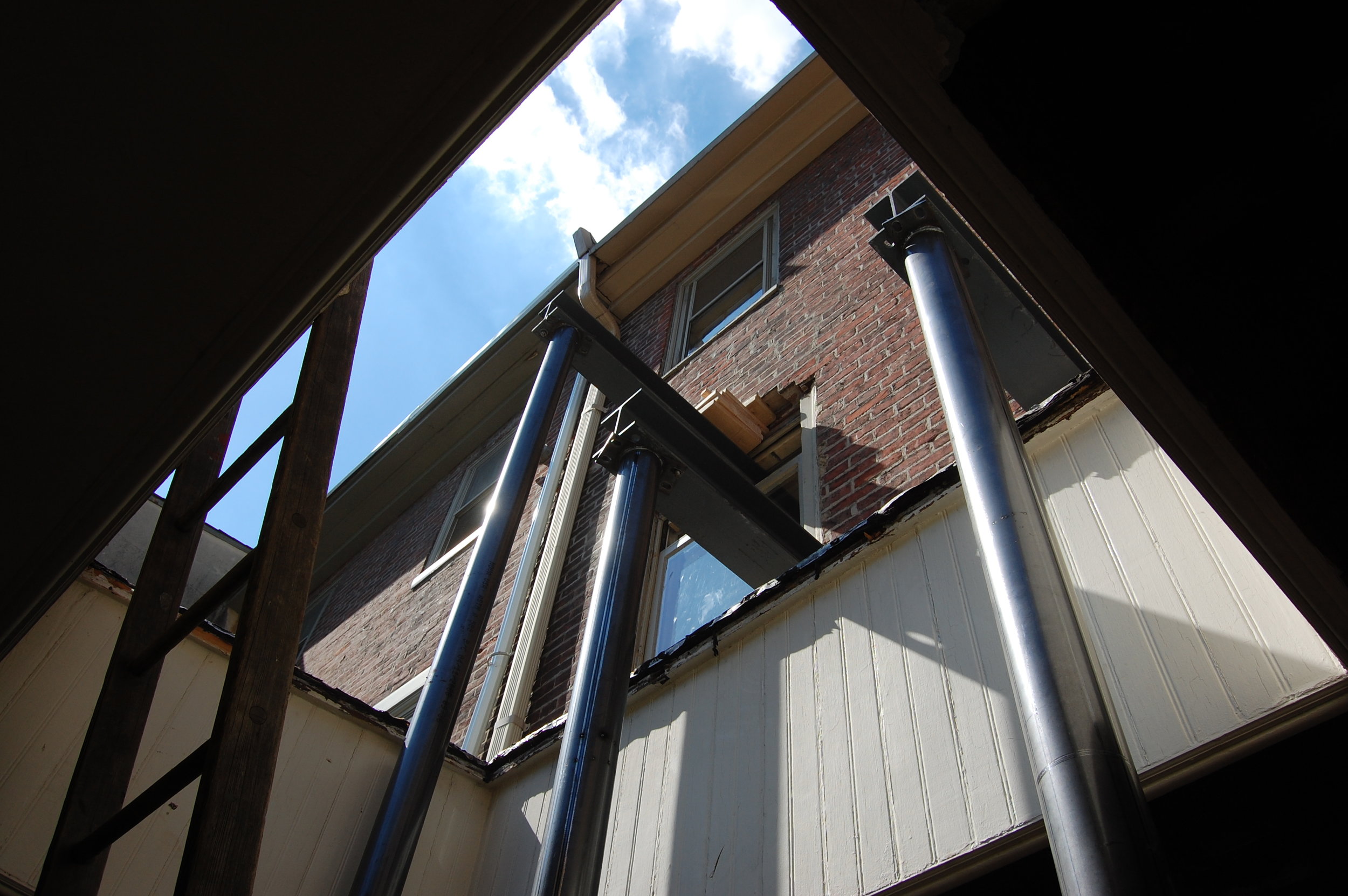 Structural Repair - Needle Pinning of Load bearing wall