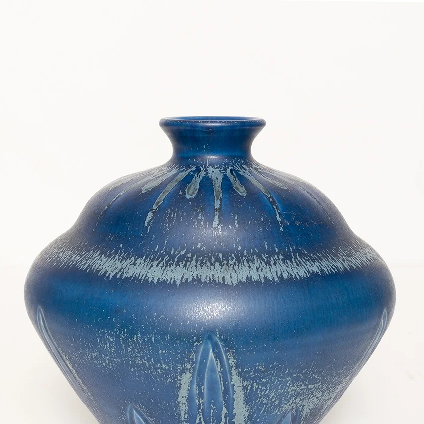 Eva_Jancke-Björk_vase_Bo_Fajans_3.jpg