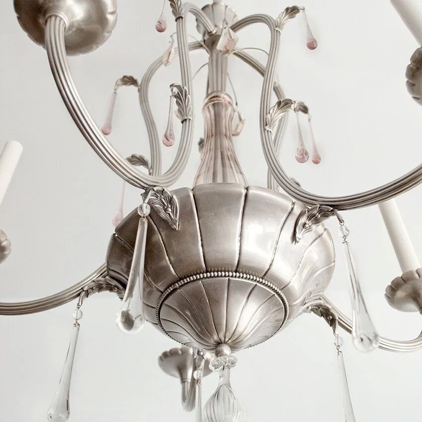 Swedish_Grace_chandelier_balloon_3.jpg