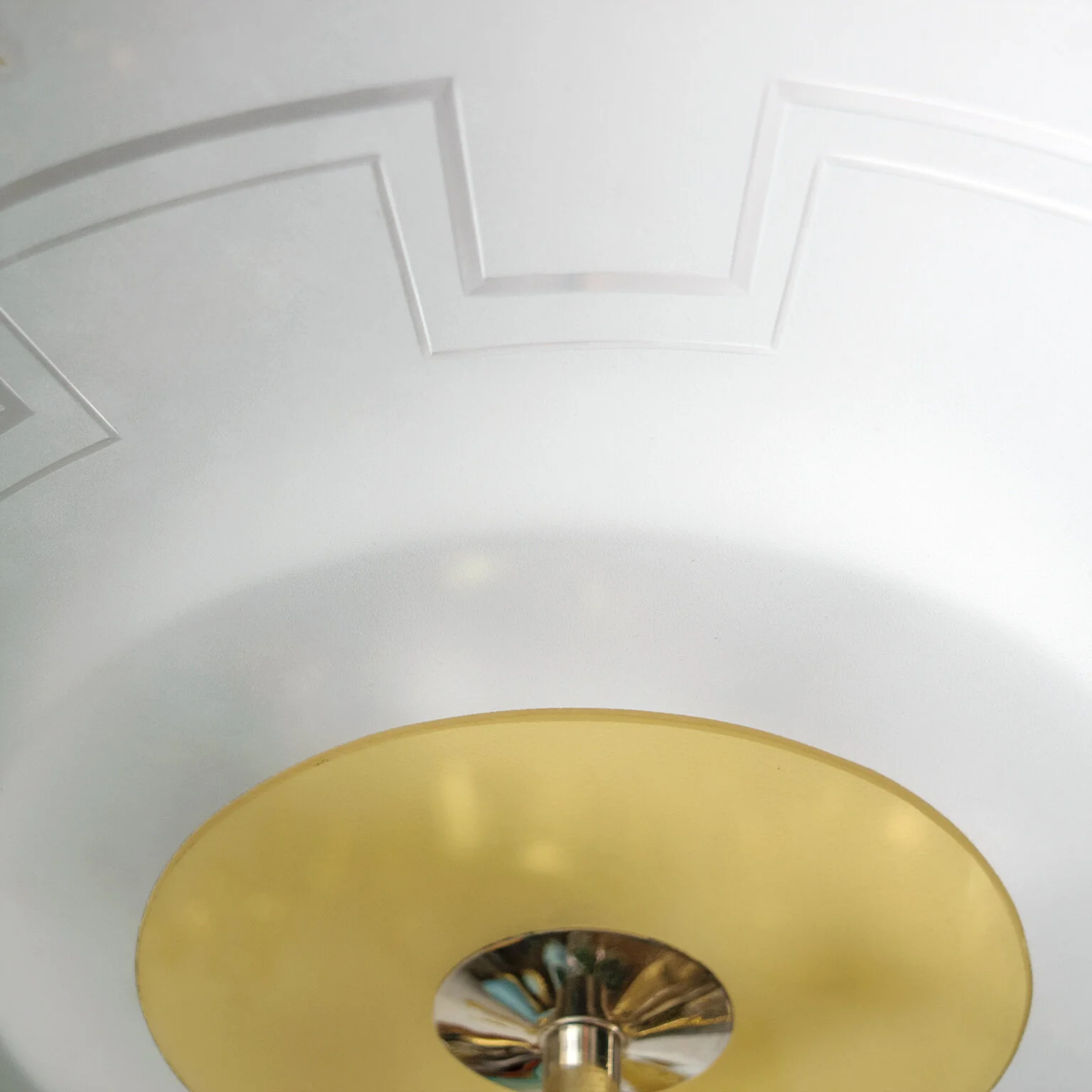 Orrerfors_Swedish_art-deco_meander_pendant_3.jpg
