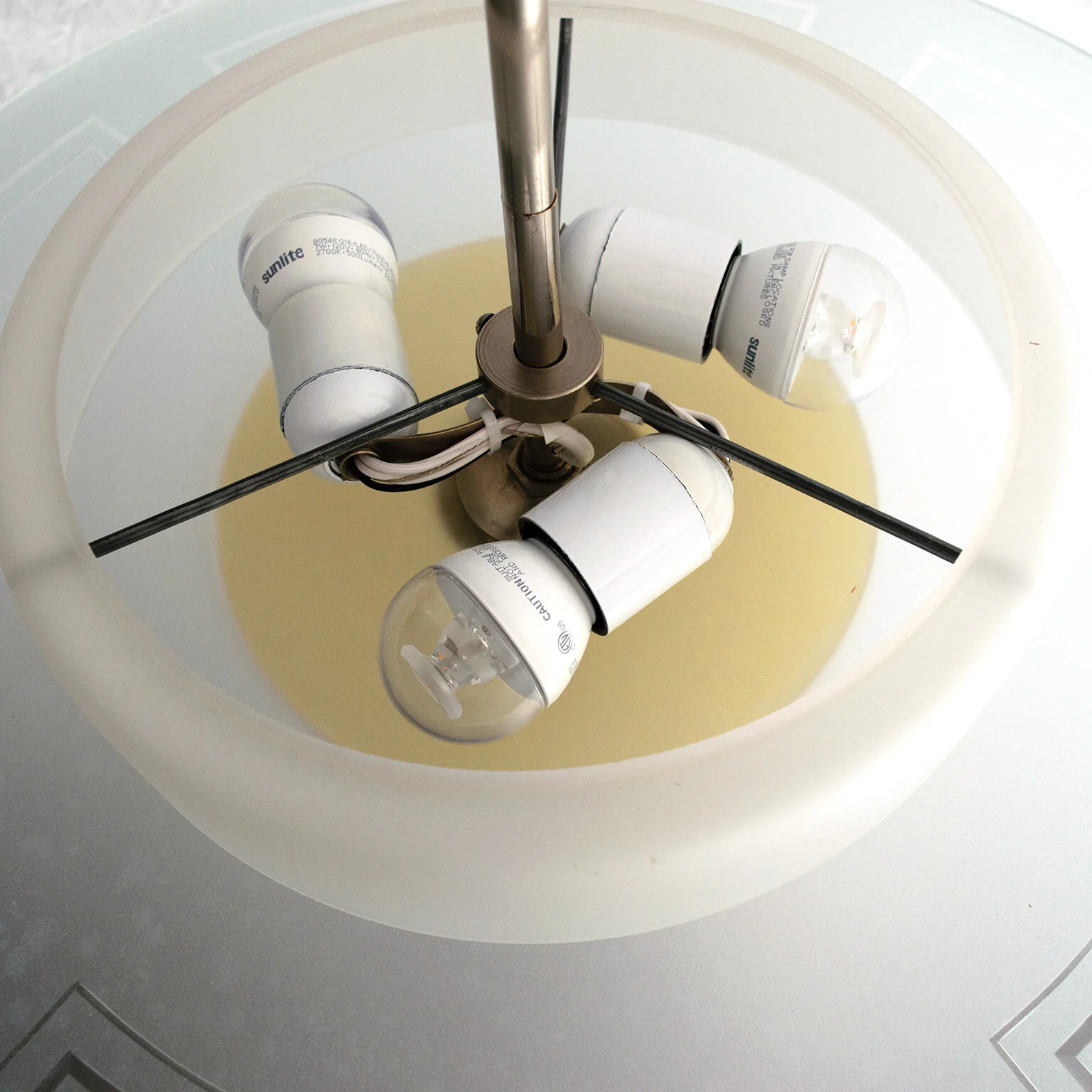 Orrerfors_Swedish_art-deco_meander_pendant_7.jpg