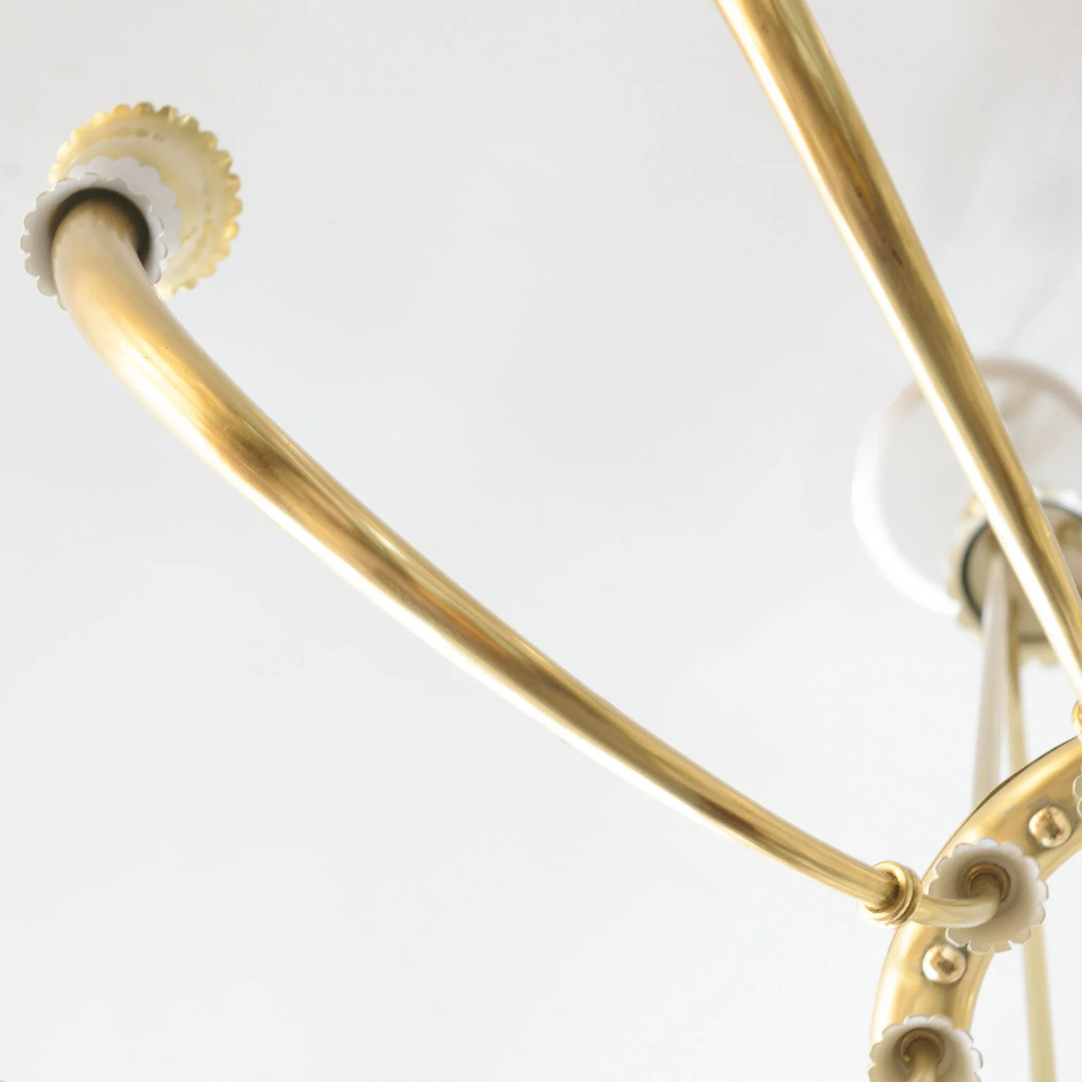 Scandinavian_12-arm_chandelier-1.jpg