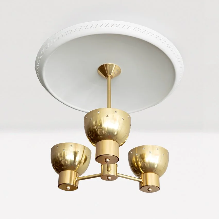 Scandinavian_3-light_chandelier_with_reflector_4.jpg