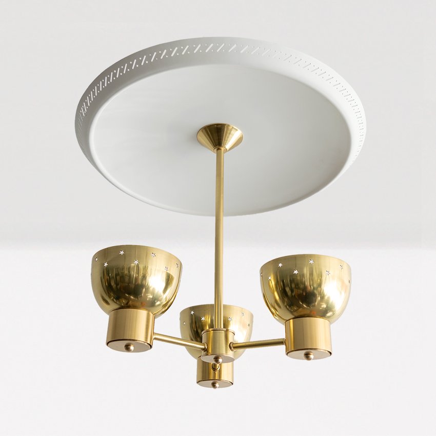 Scandinavian_3-light_chandelier_with_reflector_5.jpg