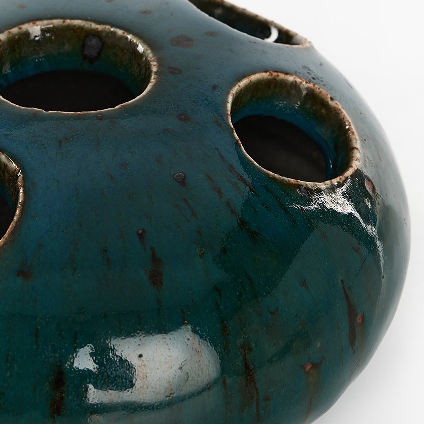 Marianne_Westman_vase_scultpure_with_holes_8.jpg