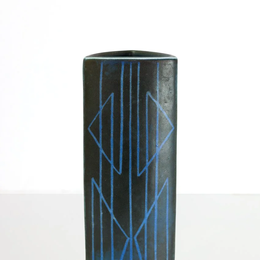 EINAR-LYNGE-AHLBERG_brown_cylinder_Rorstrand_Studio_8.jpg