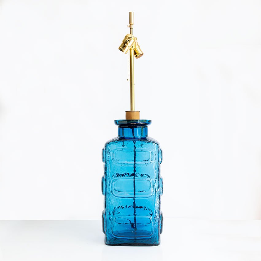 blue_glass_table_lamp_Pukeberg_3.jpg