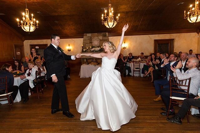 Fairytales do come true! Happy new year everyone! We are really looking forward to all the weddings we get to put on for our wonderful couples in 2020! Pic credit @ashleypaigephoto @dani.bell #ocwedding #ocweddingvenue #orangecountyweddingvenue cater