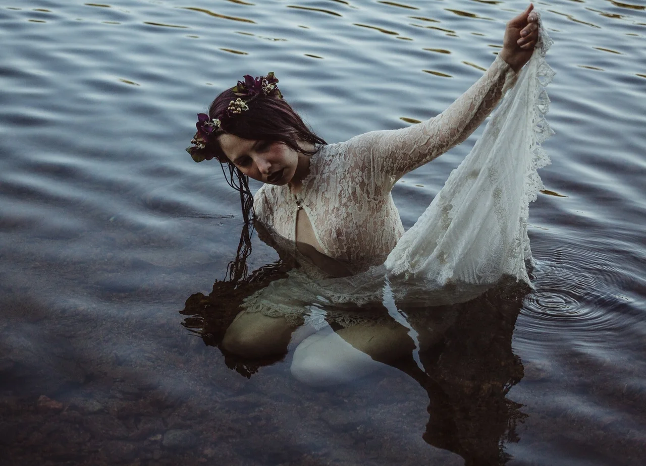  Photo by The Noir Division 