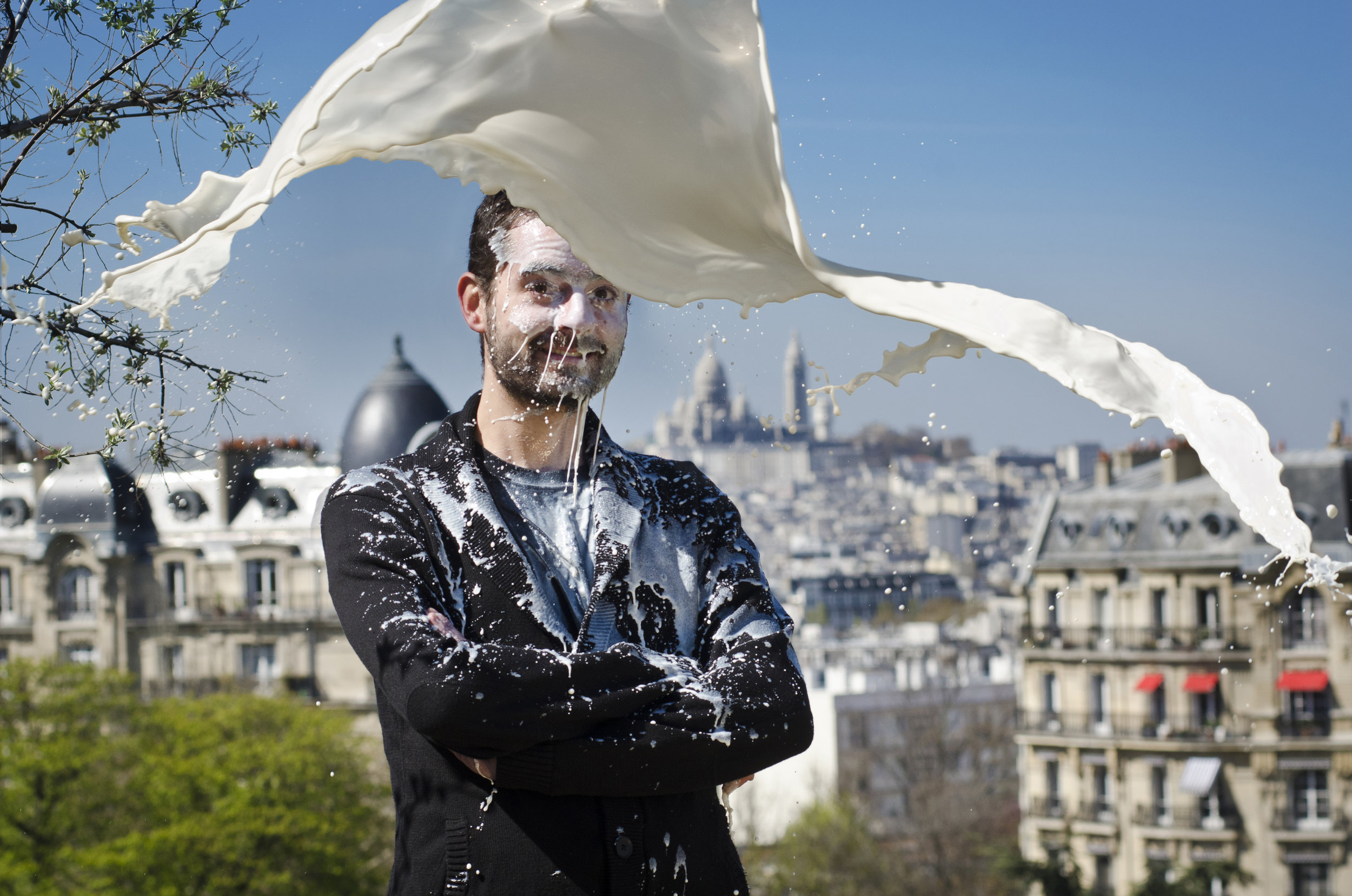 LE GRAND SPECTACLE DU LAIT // the magnificent spectacle of the milking ...