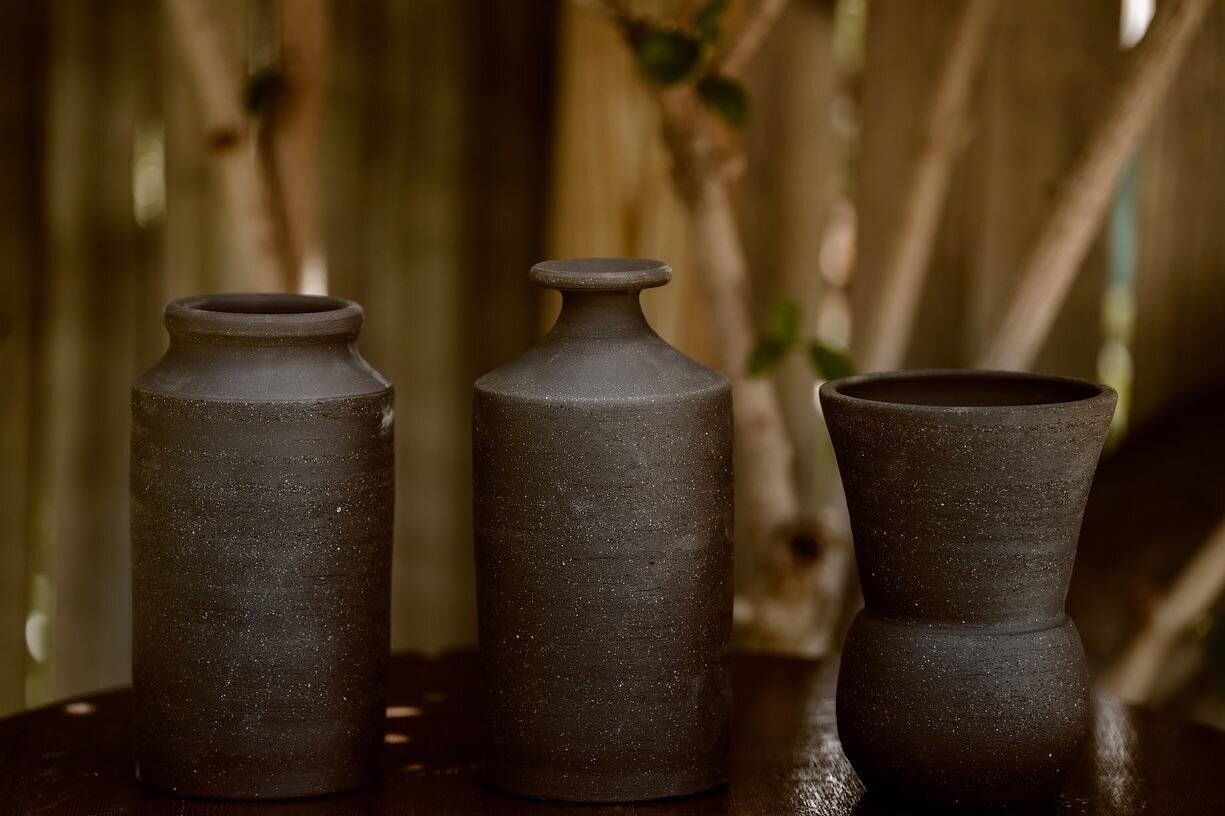 As much as we love white clay in the studio, black clay has become popular. From new students to interior designers, black clay is a fitting look for any space. Shown here is L-C3 Azabache black. These forms capture the look and feel of clay pots fro