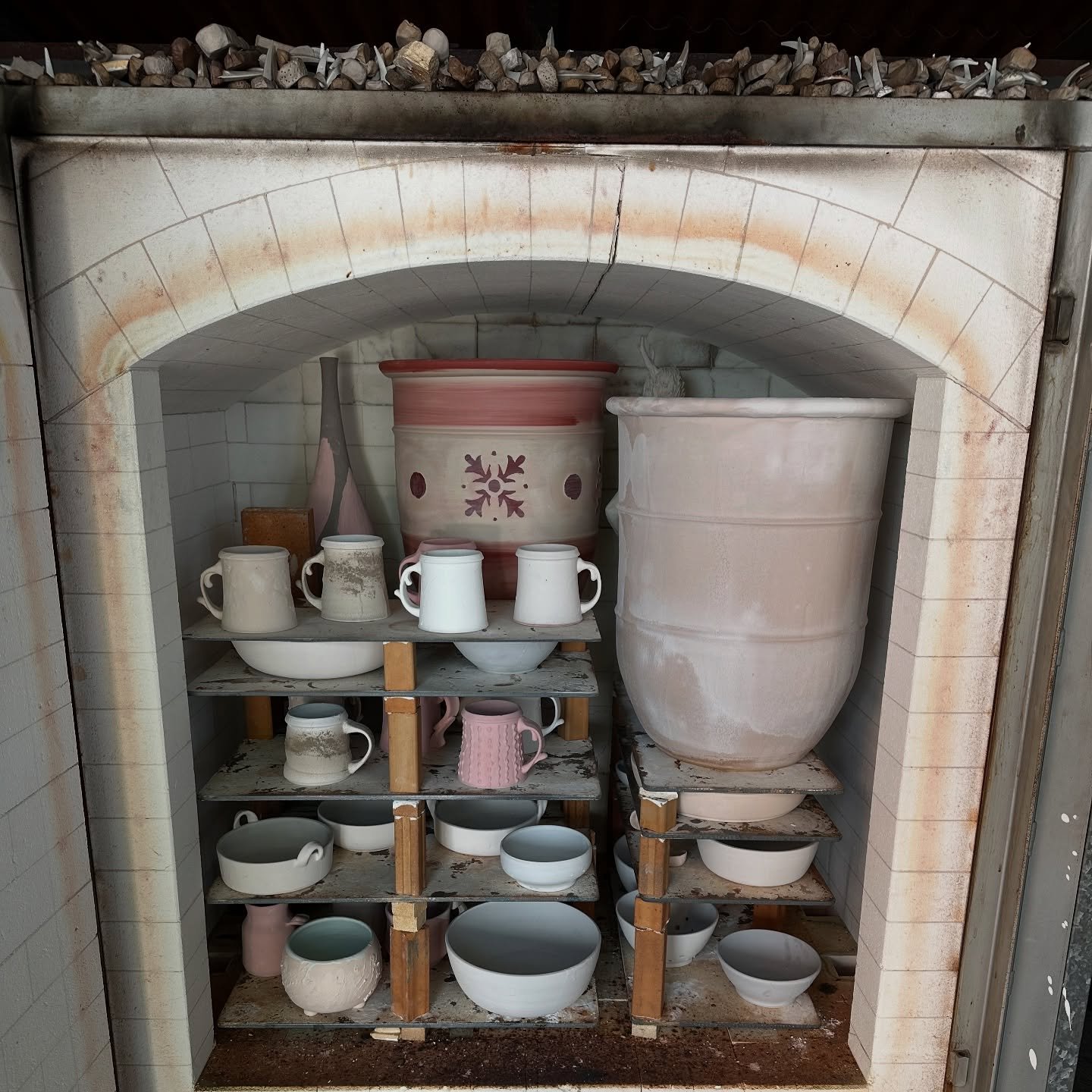 Load testing kiln shelves. I ain&rsquo;t scared, they are @kilnshelf 💪 🔥 🏺