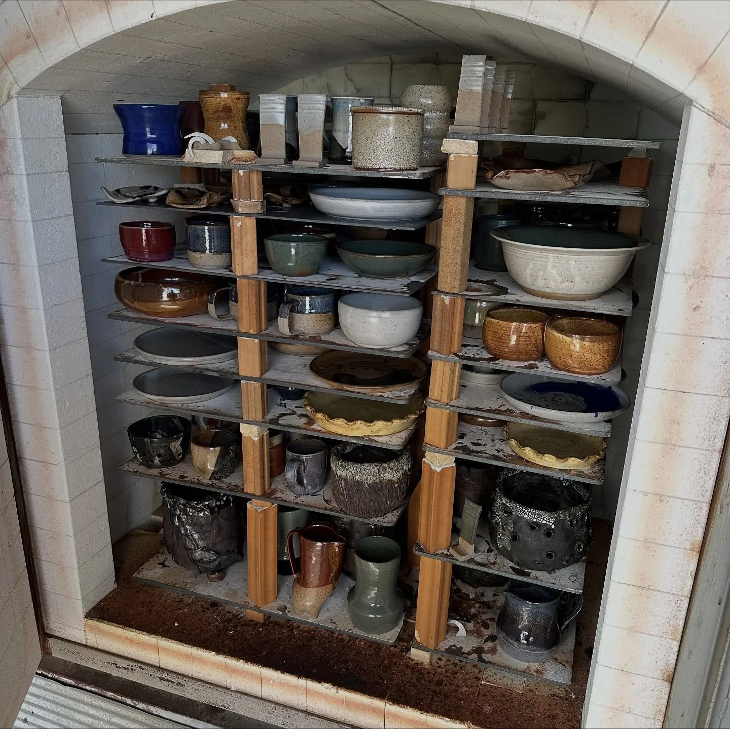 Really great firing. Excited to tear into this load tomorrow morning. Feel free to stop by and help unload at 10am.