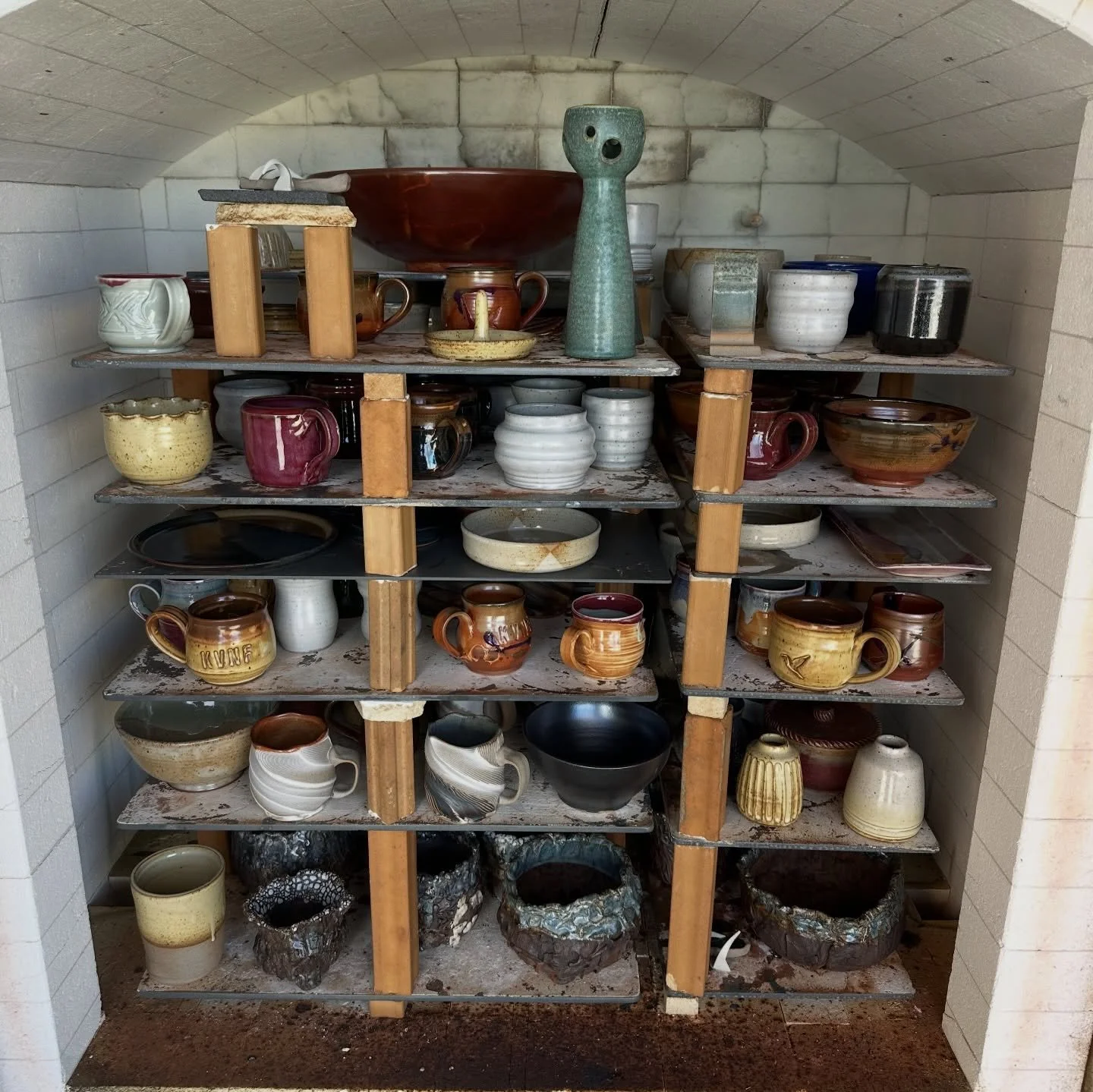 Had some really great pots from last weeks firing🔥 Last glaze session on Lipan street starts today! See you soon.