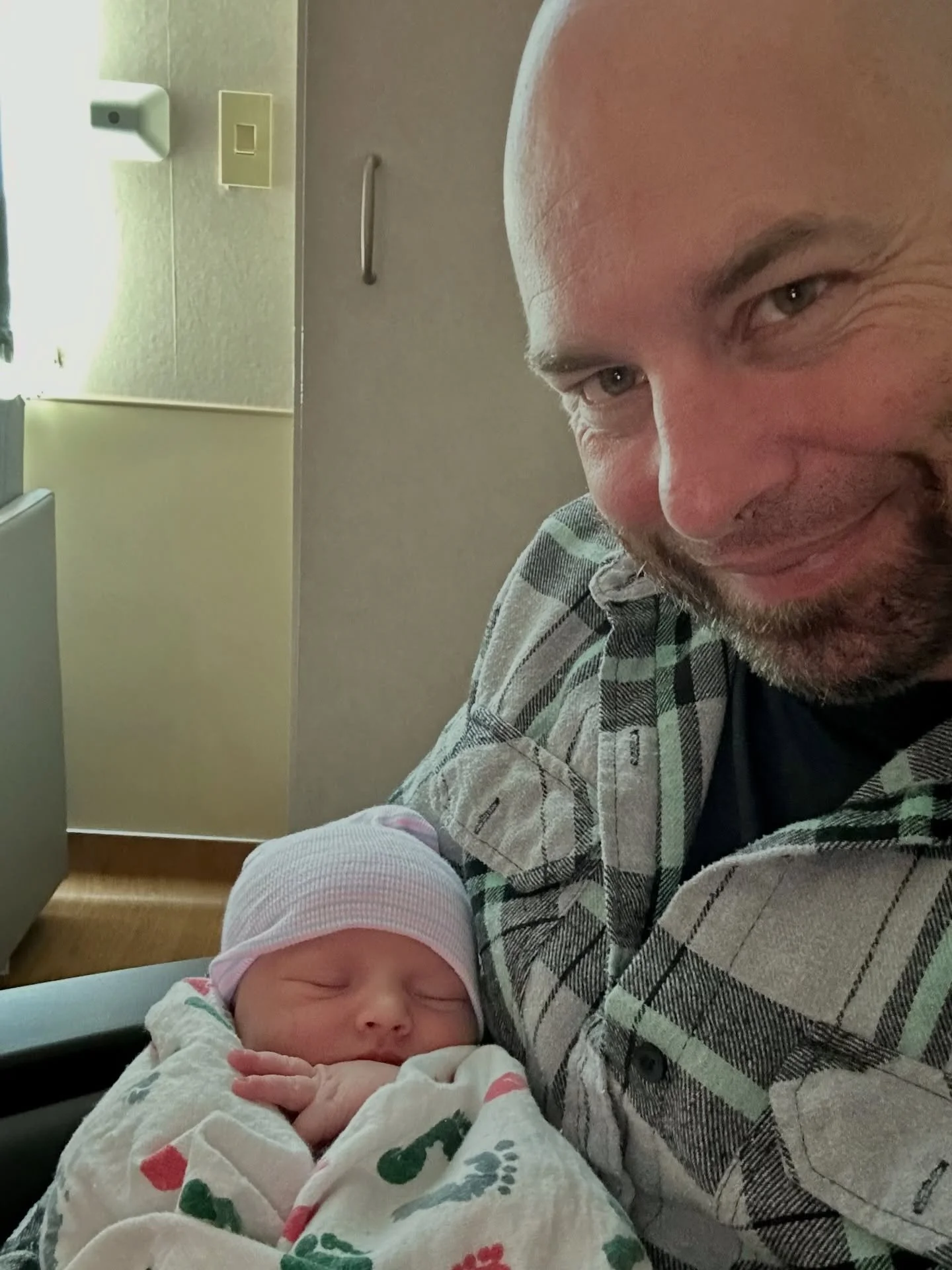 And then there were four 🤍
&bull;
Walker Paul arrived on 4/2/26 at 1:11 - 8 lbs 10 oz. We&rsquo;re so happy you&rsquo;re here, little man. My heart just grew bigger.
&bull;
Rachel is doing great and will be home tomorrow. I&rsquo;m in awe of her str