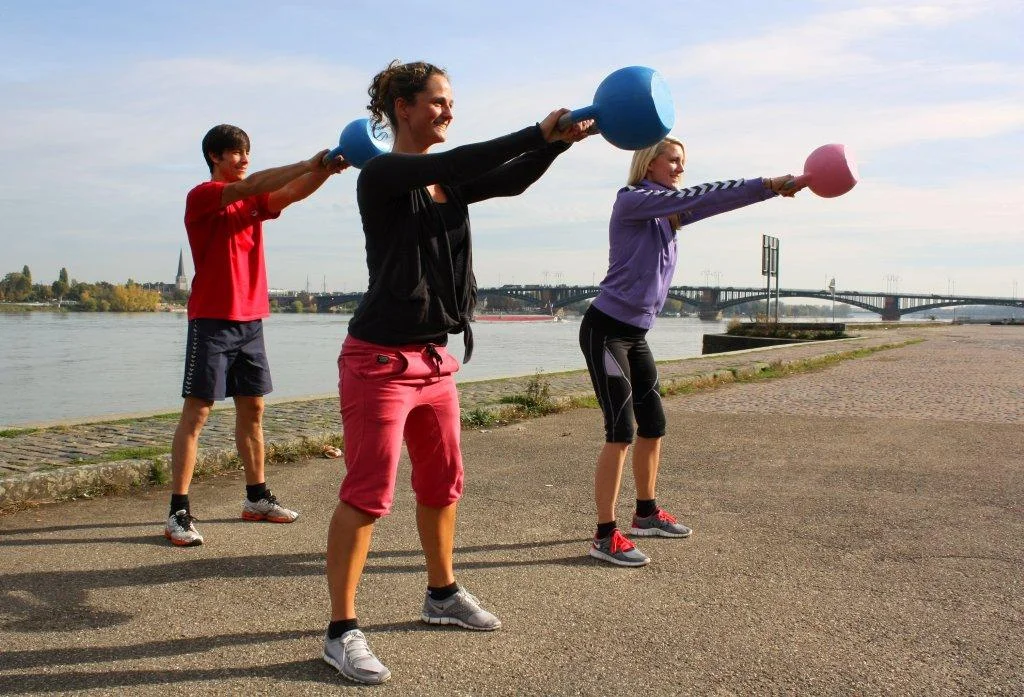 Kettlebell seitlich oben_bearbeitet.jpg