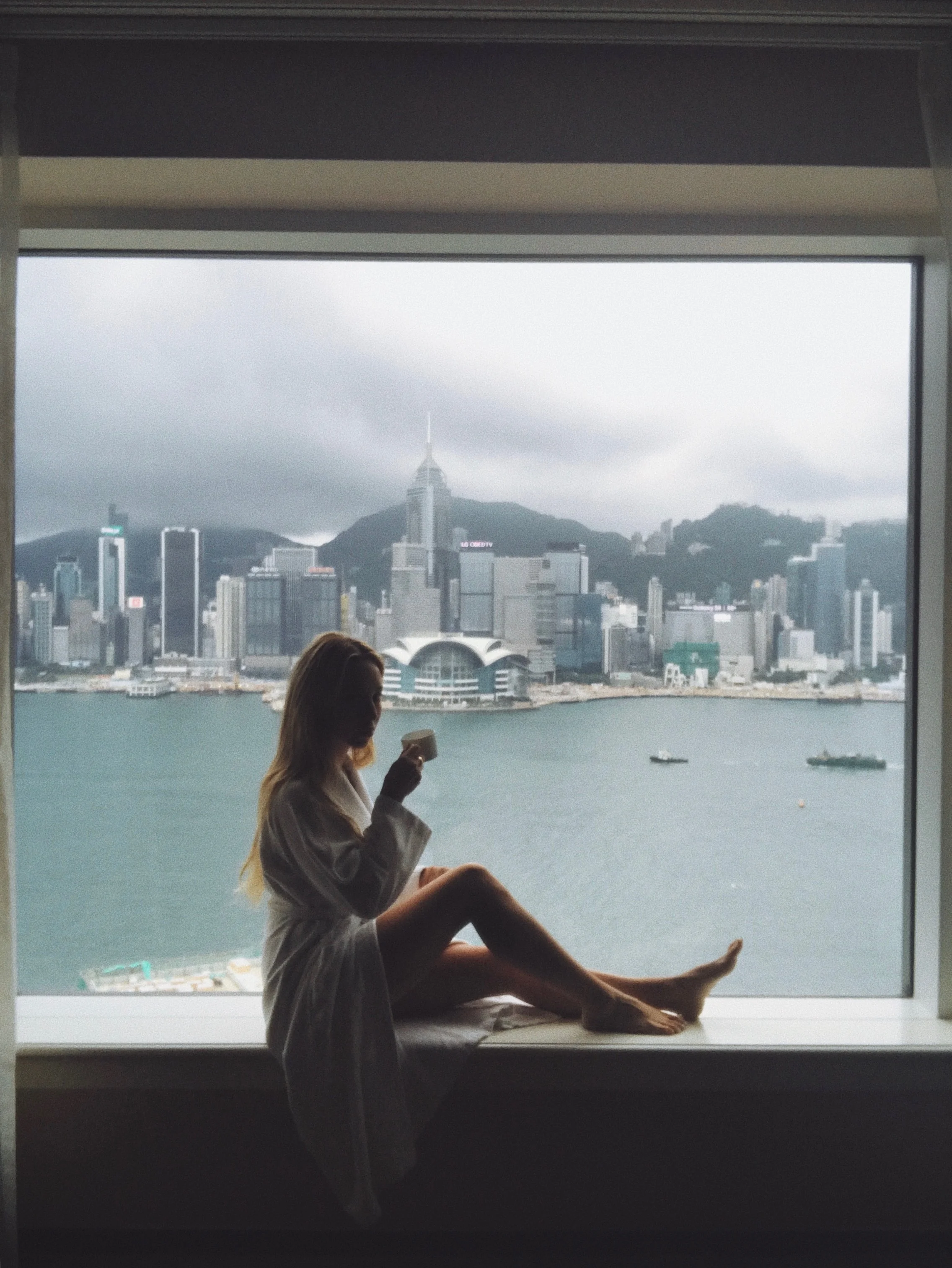 peninsulahktayleralexis.jpg