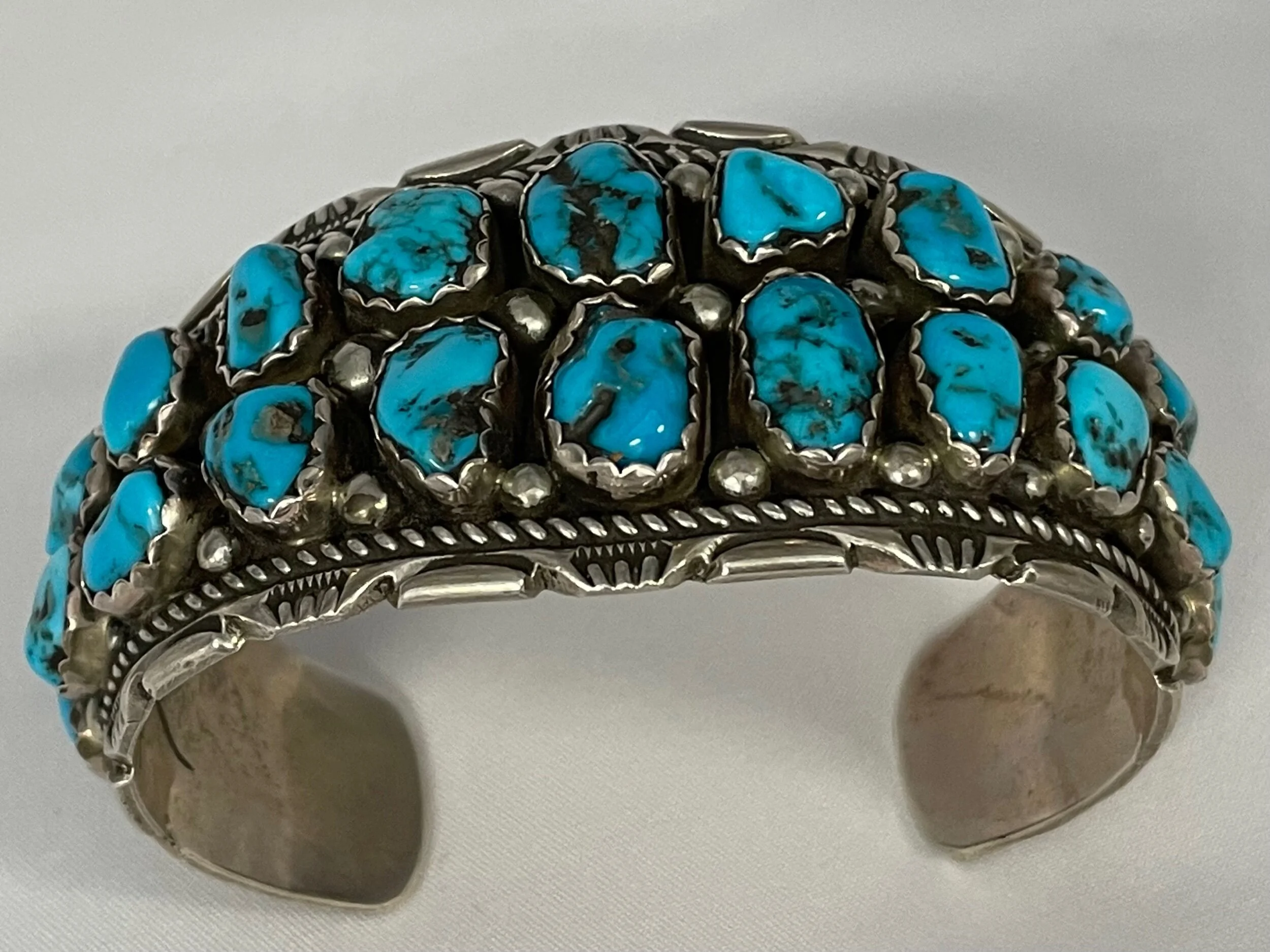 8668CD08-ADDC-4160-812E-465C4D7574D6