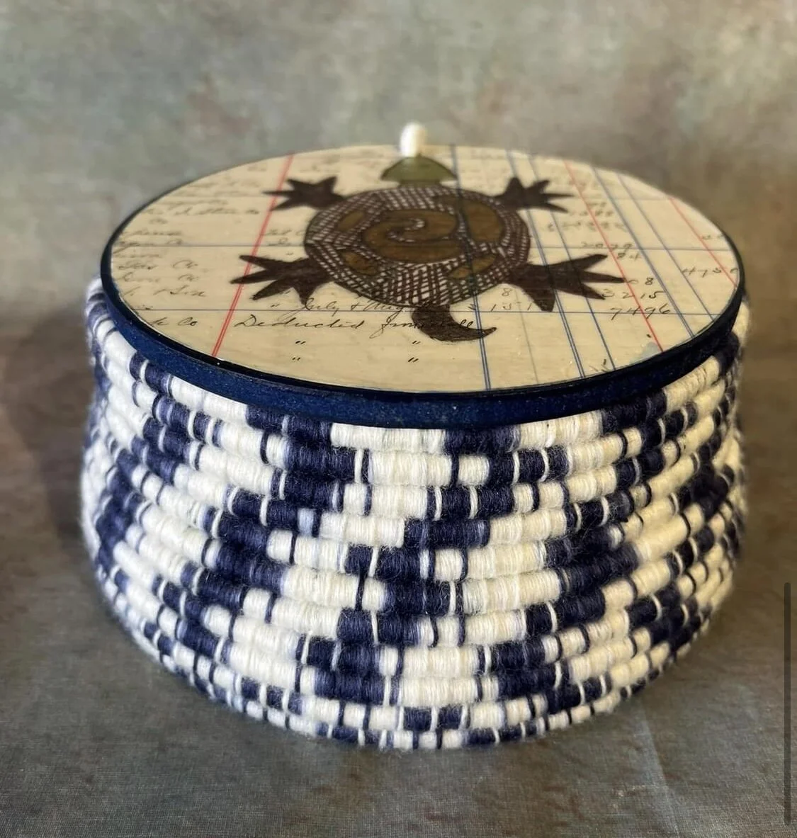 0E84C570-7190-484C-BA8D-18CCEC680484