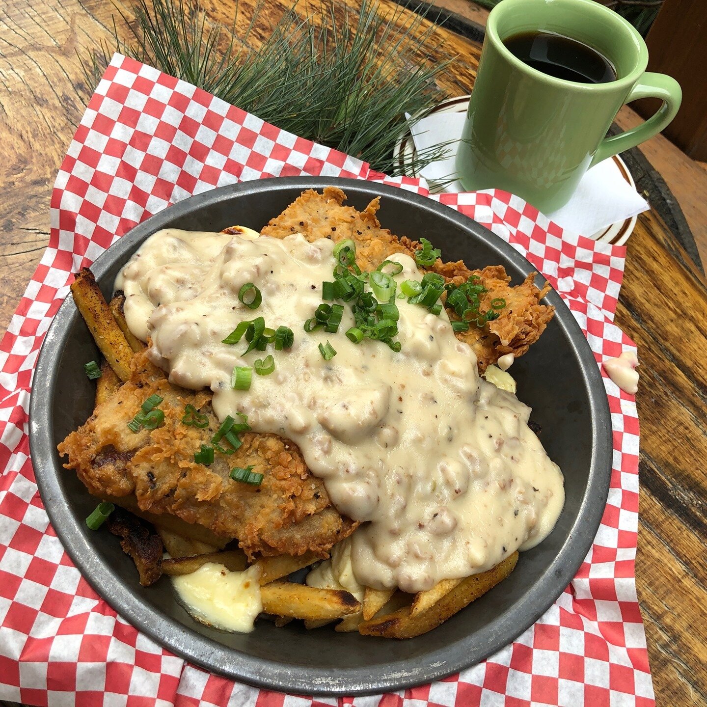 This Hungry Boy Poutine is only available during Sunday Brunch, is a whole chicken fried steak and fries with Ropp's cheese curds, smothered in our country sausage gravy. Only $12!⁠
.⁠
.⁠
.⁠
#WatsonsShack #Watsons #WatsonsRail #UIUC #Foodies #EatingI