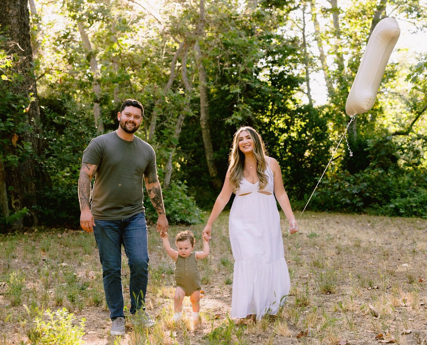 From tiny toes to big smiles&mdash;what a joy it&rsquo;s been to capture the Johnson family and their sweet one-year-old. Here&rsquo;s to many more beautiful moments ahead!