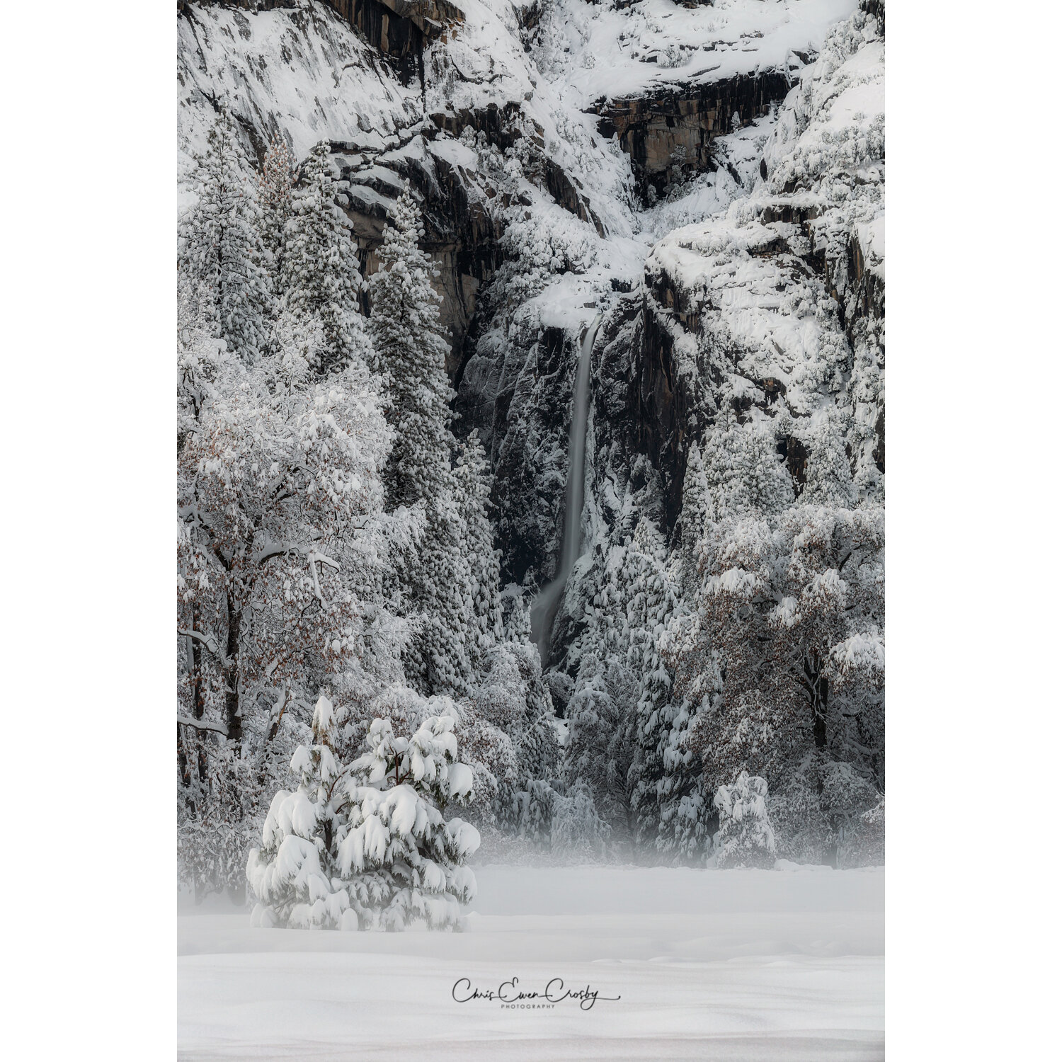 Snow-Falls-Yosemite-Falls-Winter