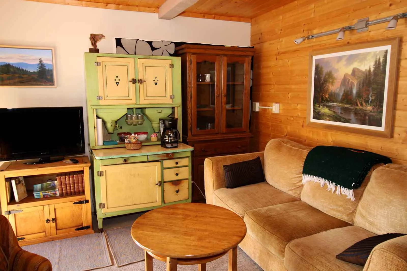 giverny_sitting_area_web-1.jpg