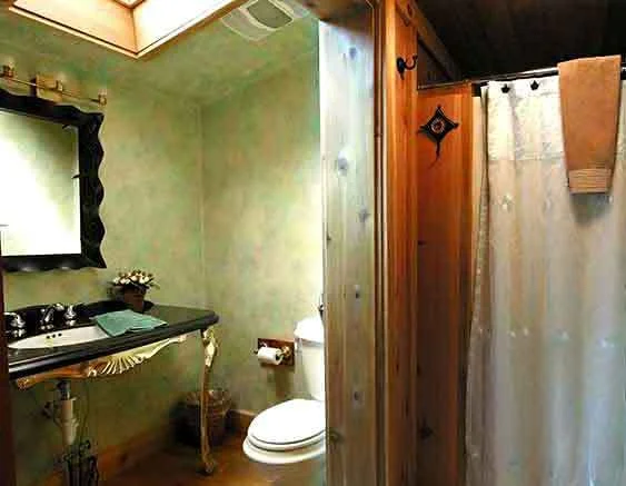 fireside_bathroom._web1.jpg