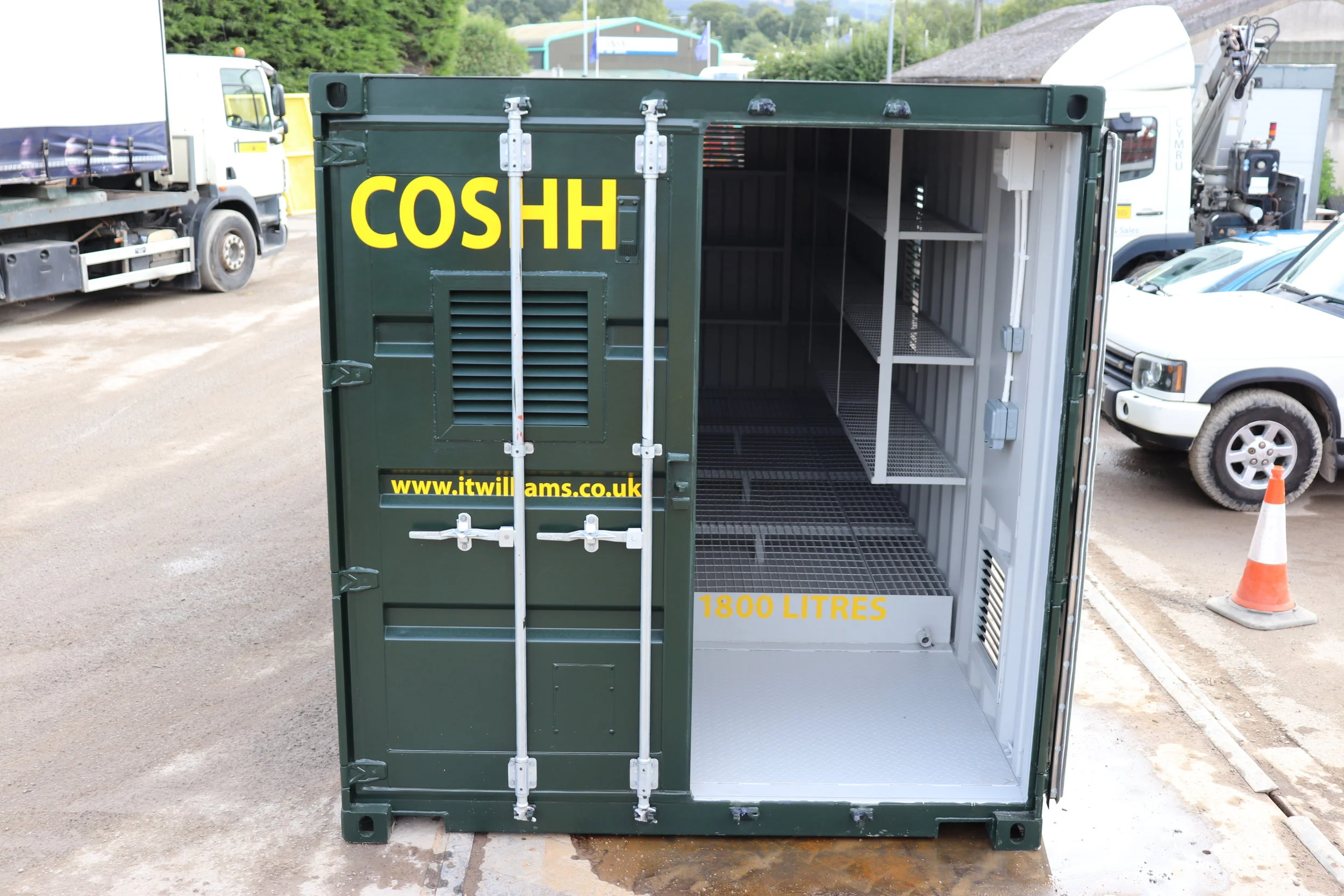 FOR HIRE NEW 20' X 8' COSHH CONTAINER WITH ELECTRICS AND SHELVING (REF