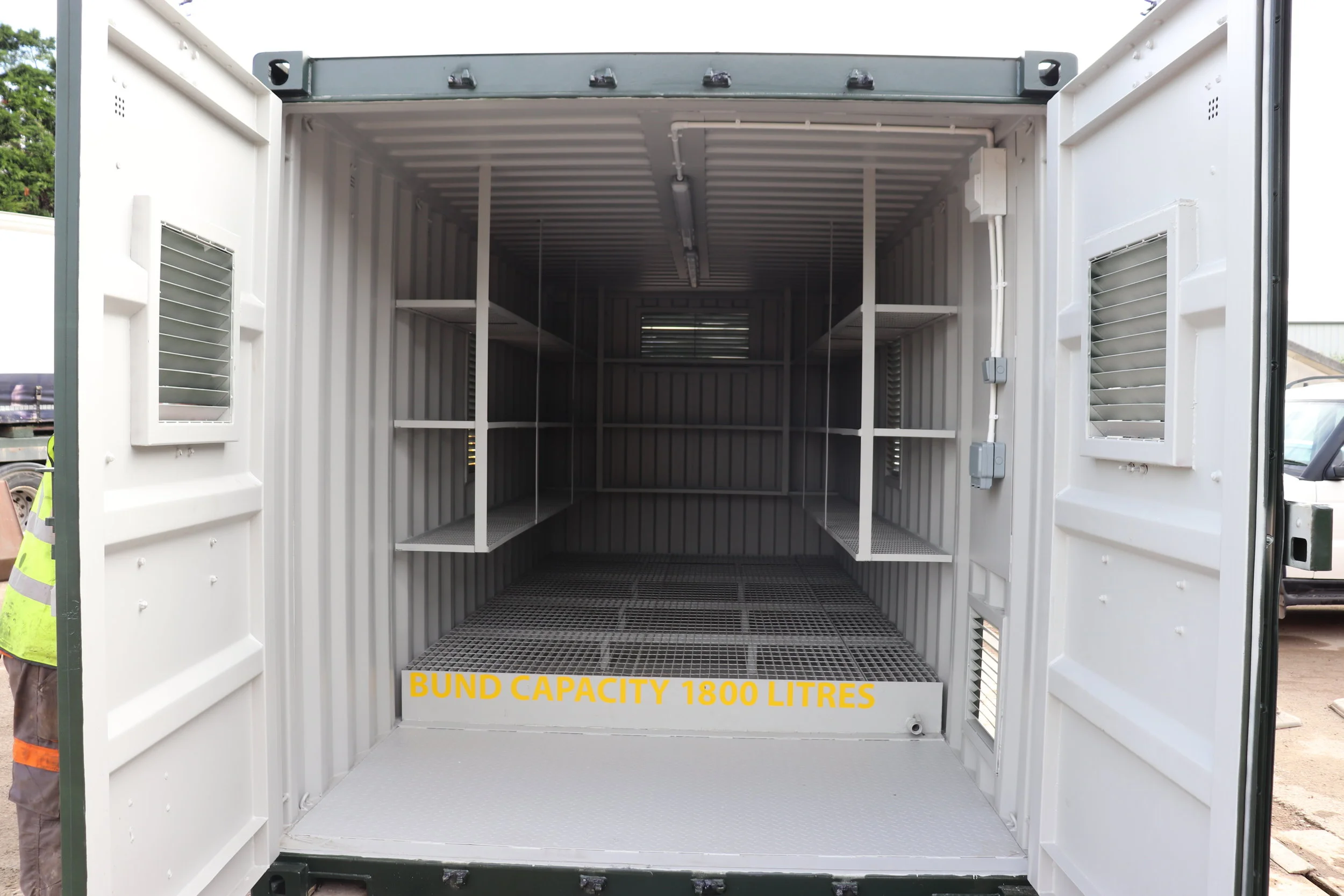 FOR HIRE NEW 20' X 8' COSHH CONTAINER WITH ELECTRICS AND SHELVING (REF