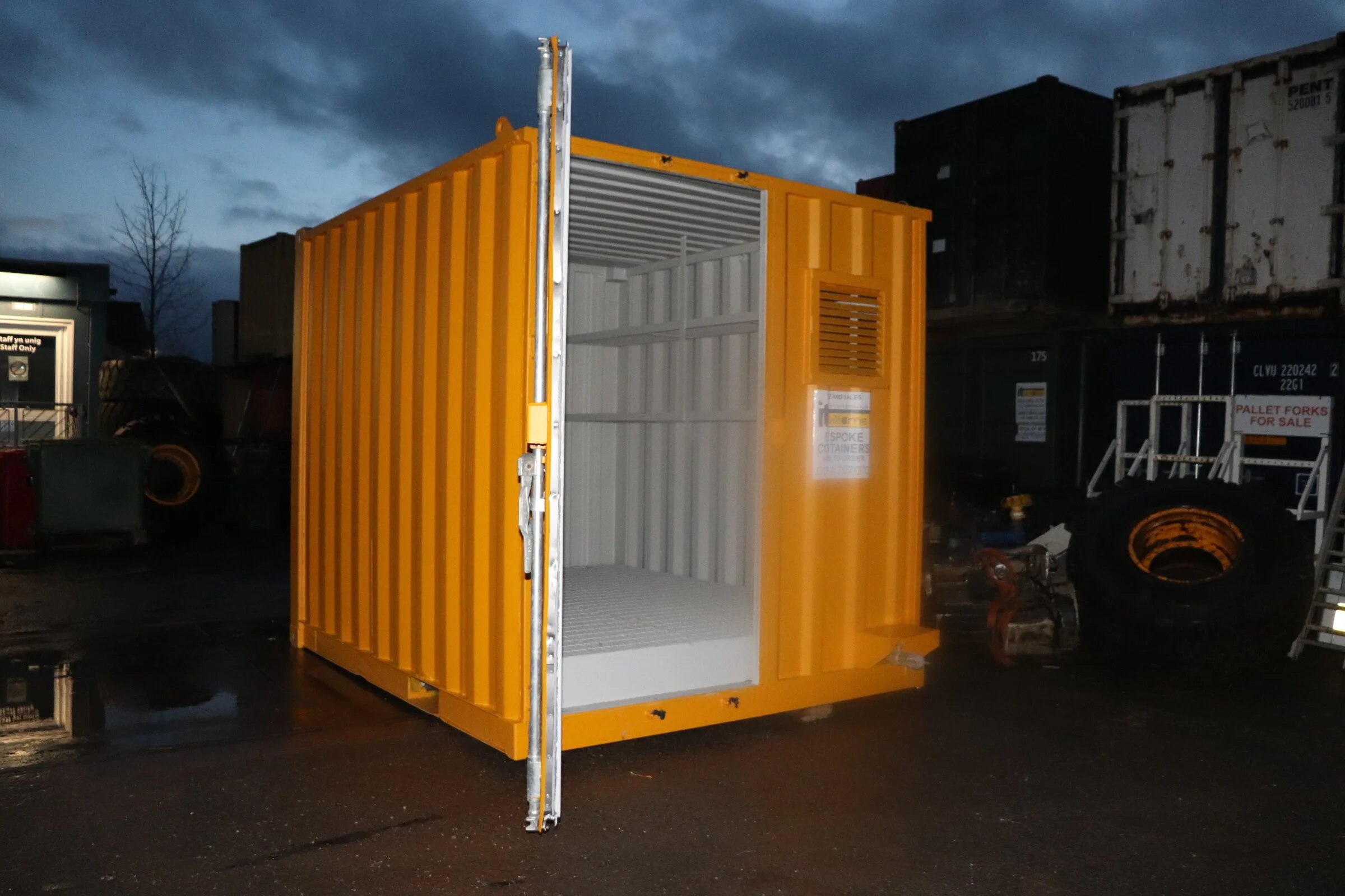 *COSHH22* NEW 10' X 8' COSHH CONTAINER — I T Williams Company Limited