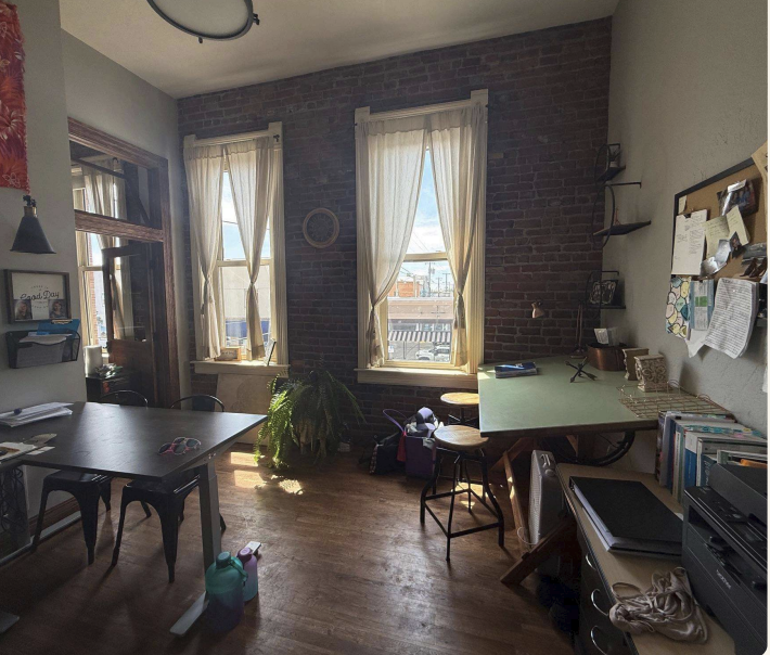 Upper Level Suite for Rent