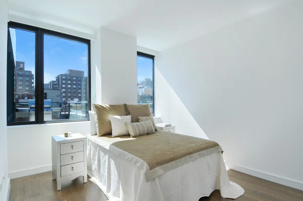 PHE 211 EAST 13 STREET DOUGLAS ELLIMAN