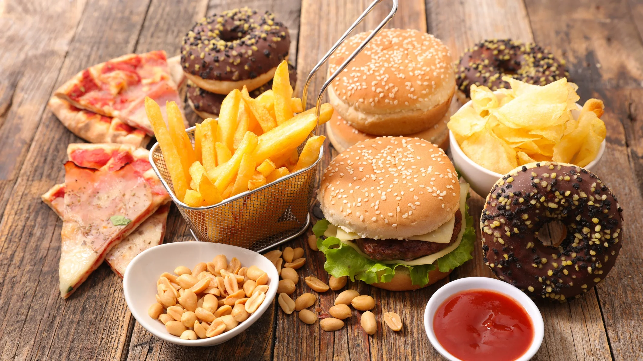ultra-processed-food-could-raise-cancer-risk--5-of-the-worst-to-avoid-136425065152302601-180215124013.jpg