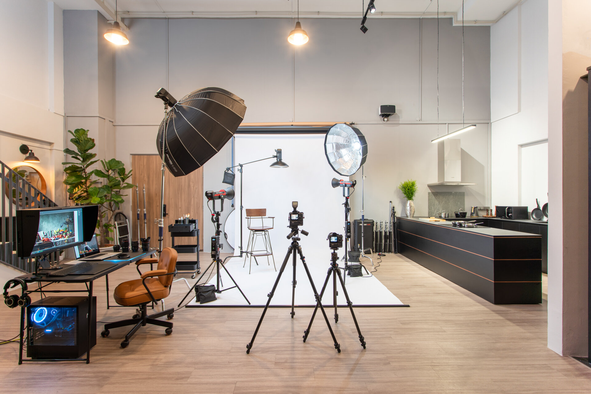 Alinea Collective commercial food photography and food stylist studio in Singapore with professional Broncolor lighting and kitchen studio setup.