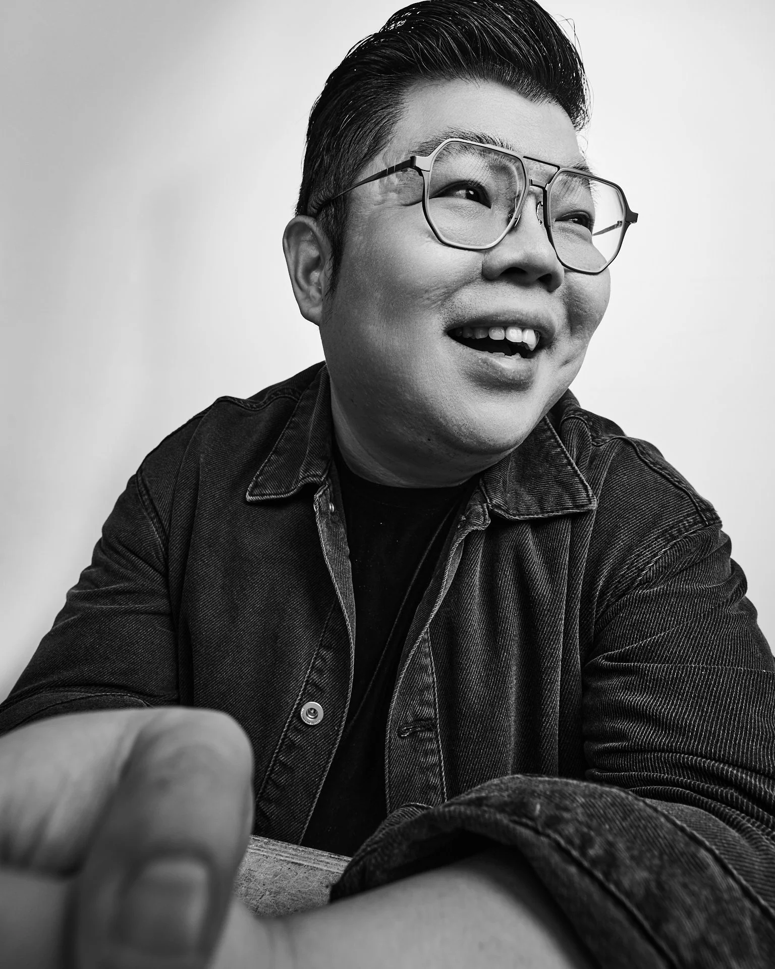 Tanderson Tan, retoucher and digital imaging specialist at Alinea Collective Singapore, handling professional food photography post-production and colour grading.
