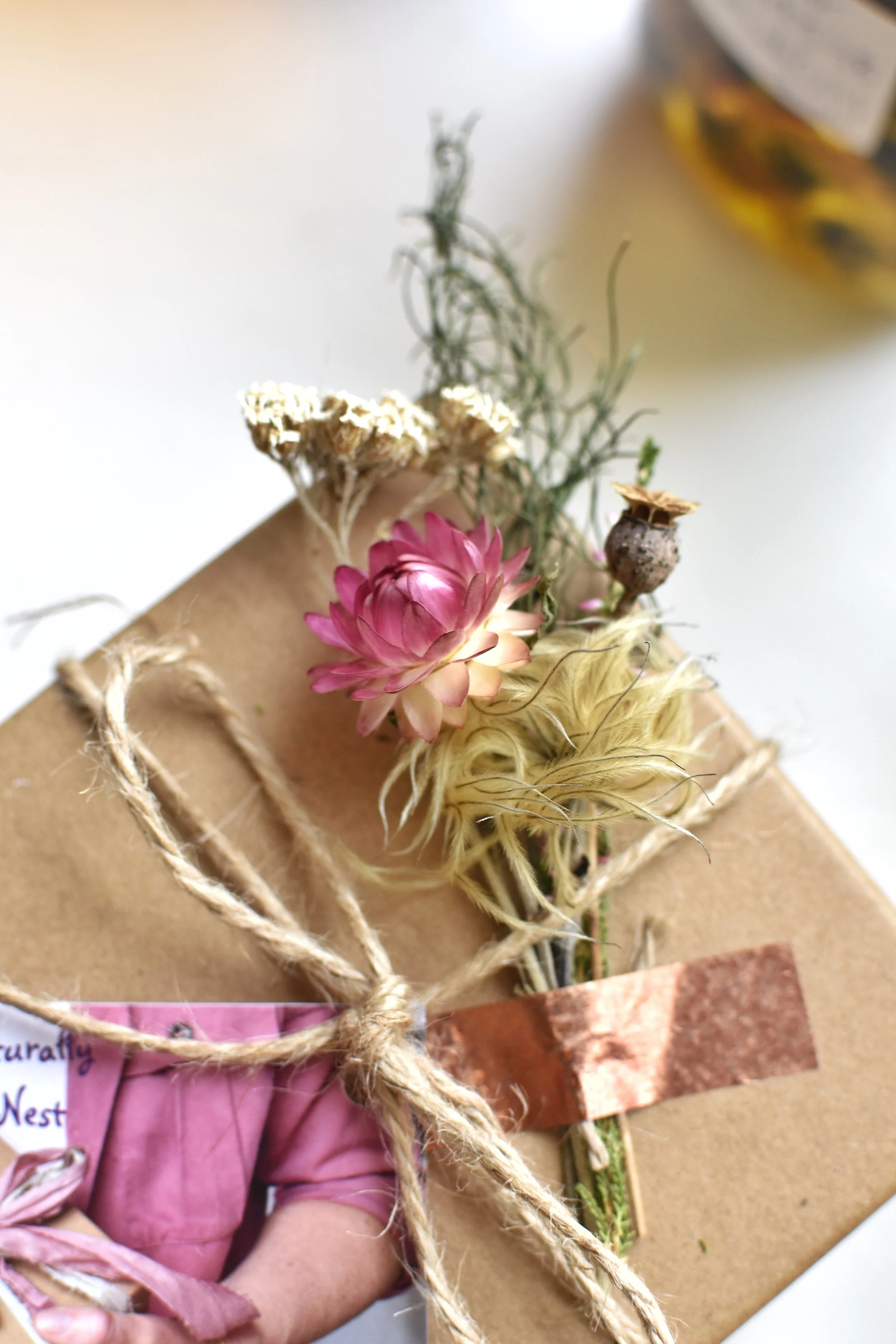 sustainable gift wrap packaging