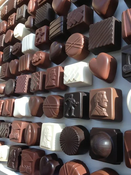 Lincoln_Candy+Box_Donald+Lipski_Public+Art+Services_J+Grant+Projects_2.jpg