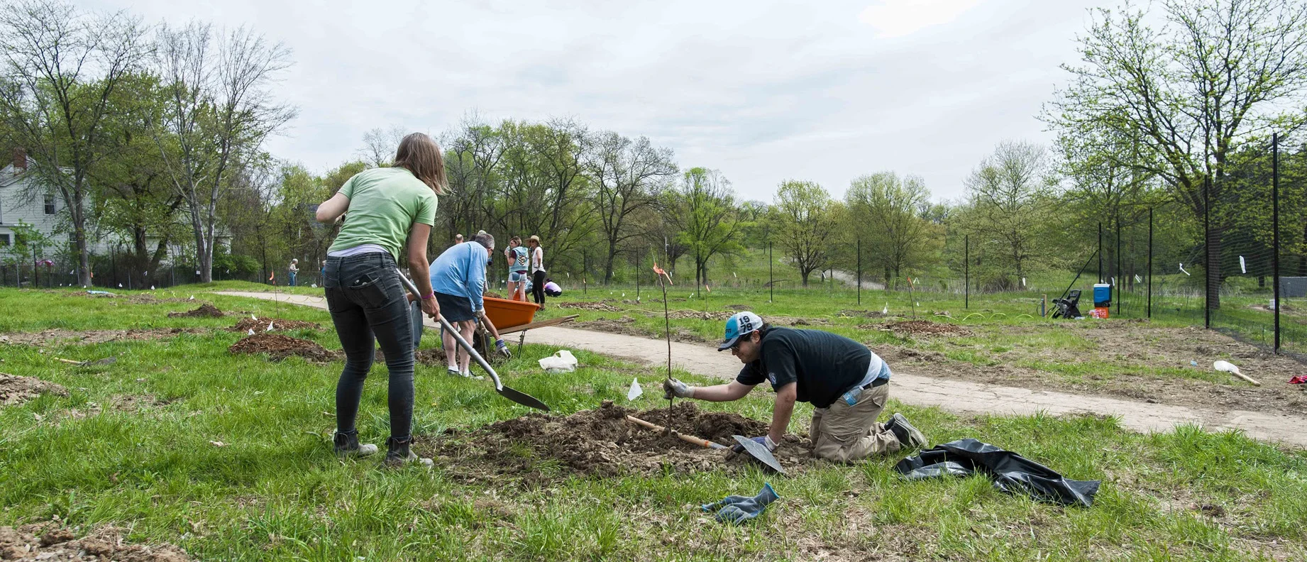 hilltop_urban_farm_pittsburgh_volunteer.jpg