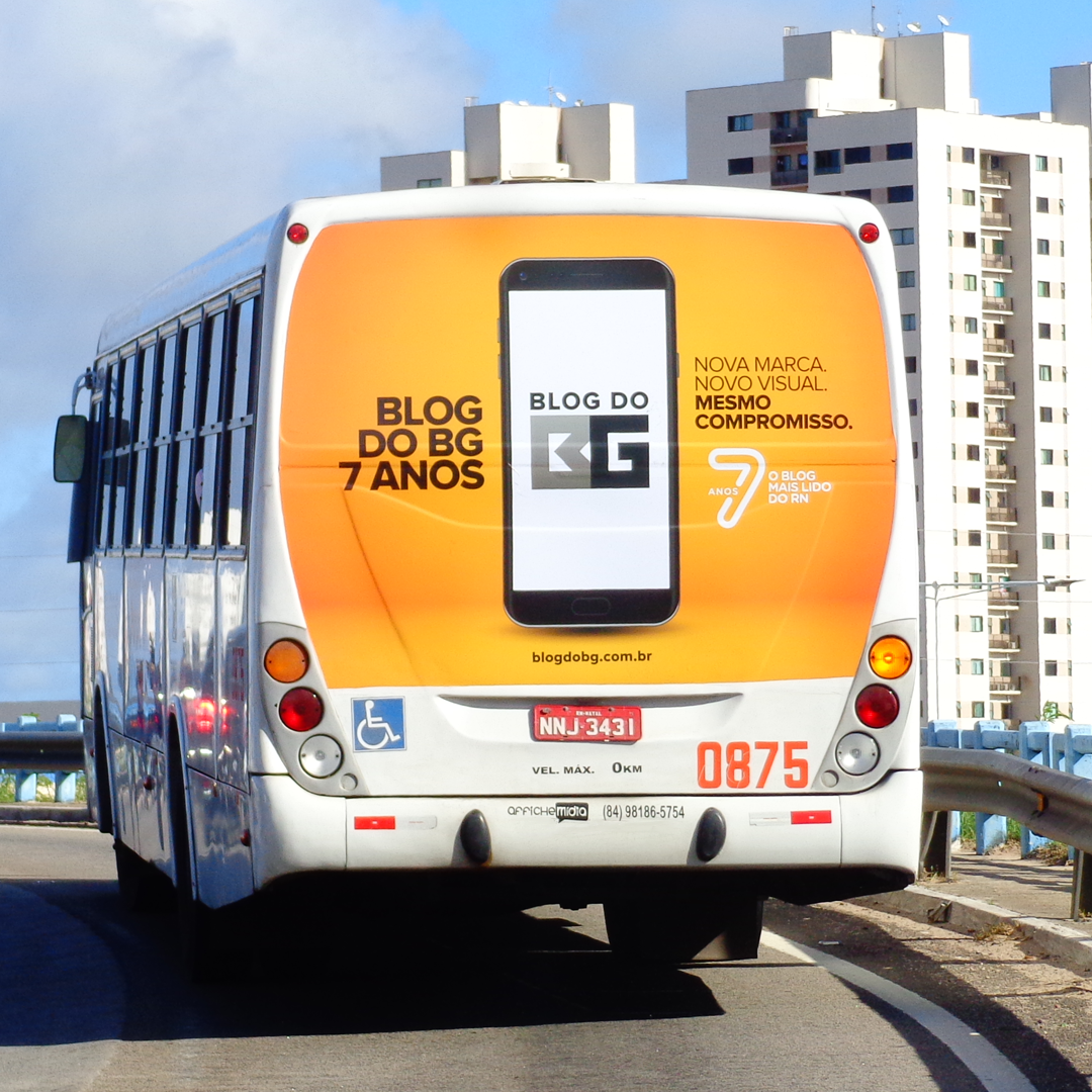 Copy of Copy of Anúncio na traseira do ônibus