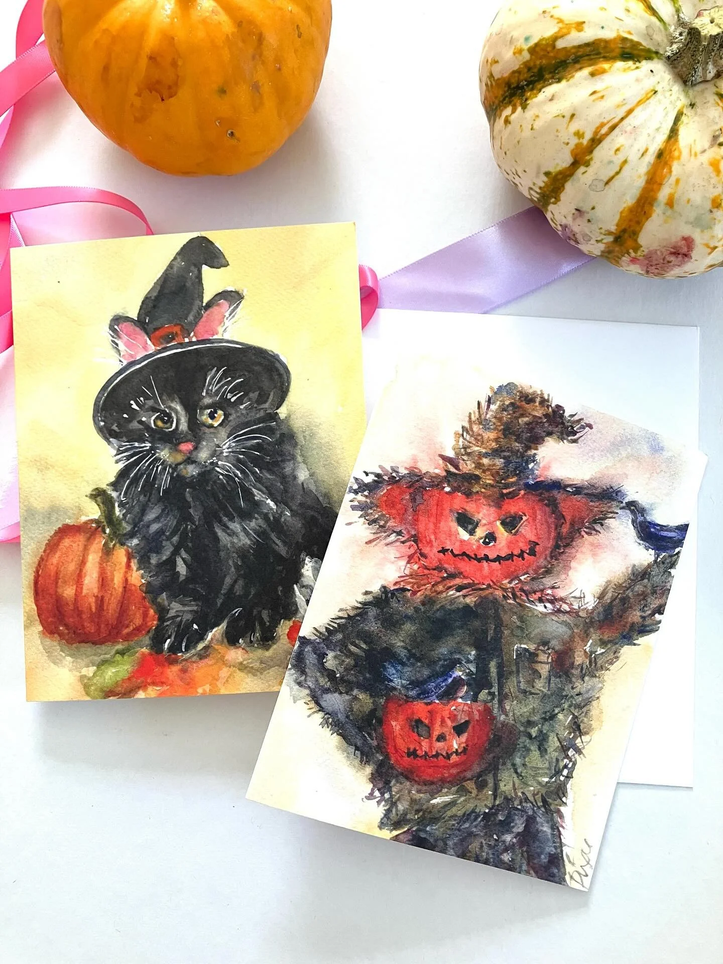 Watch out for these two, they look cute but they will be full of shenanigans this month . Notecards and prints are for sale in my shop. DM too 

#newengland #coastalliving #cottagestyle #preppystyle #mainelife #capemay #jerseyshorelife #capecod #hydr