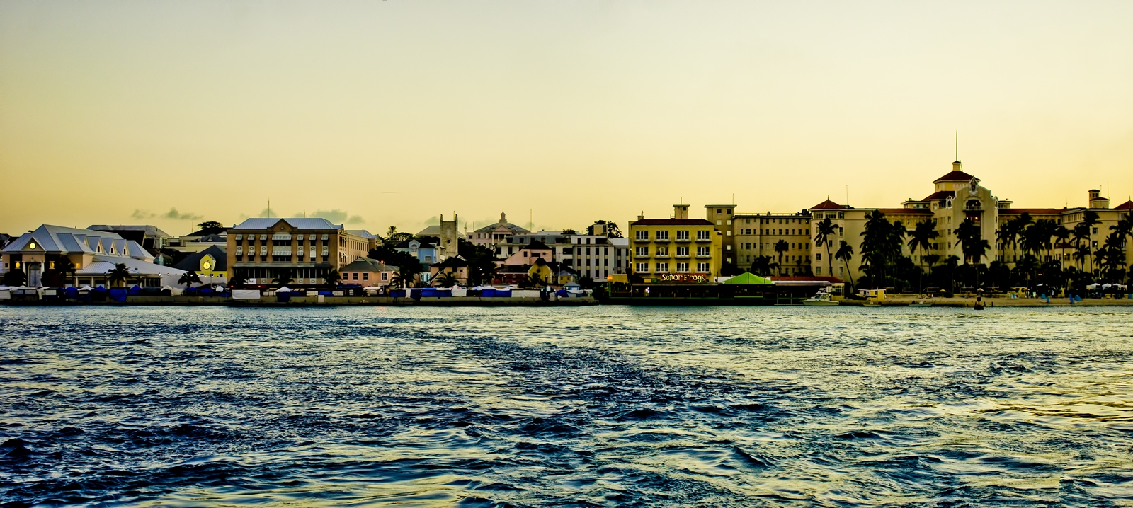 Nassau fica na New Providence Island