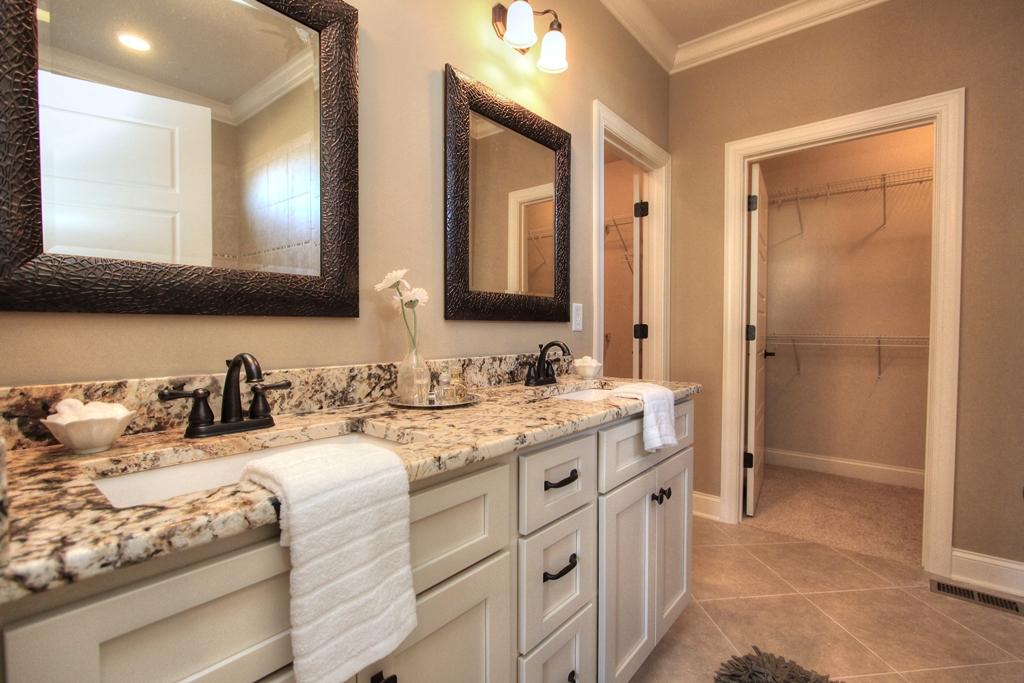 teresa clegg keller williams realty chattanooga declutter masterbath.jpg