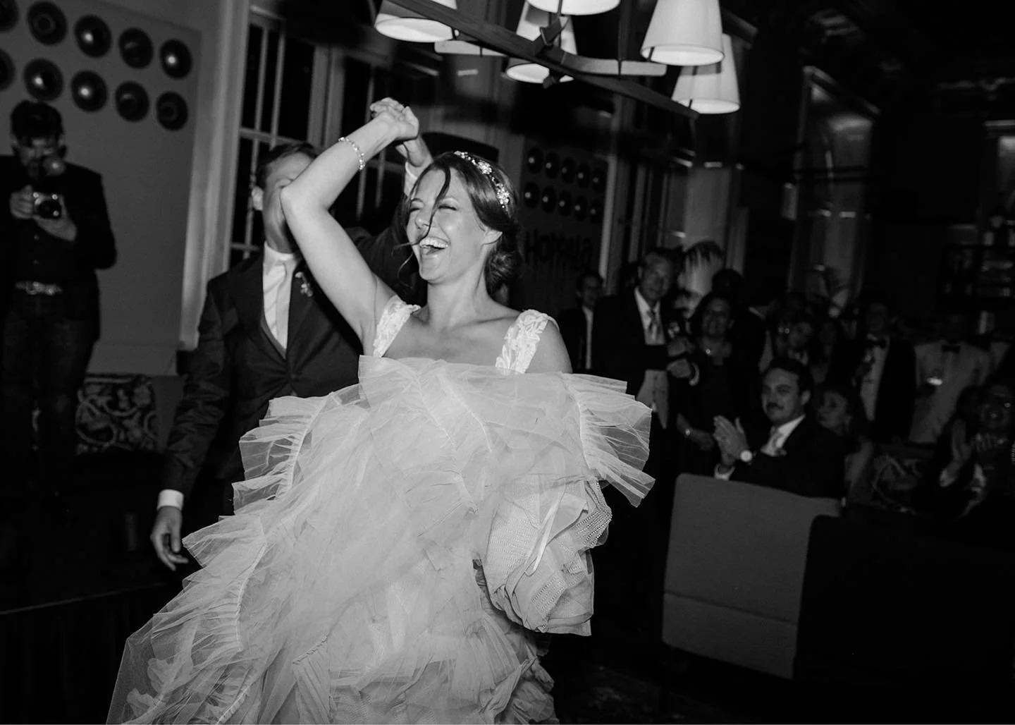 favorite pic of the evening at vic and kai&rsquo;s wedding 🕺🏻

planning: @julianamenth 
location: @salonplafond