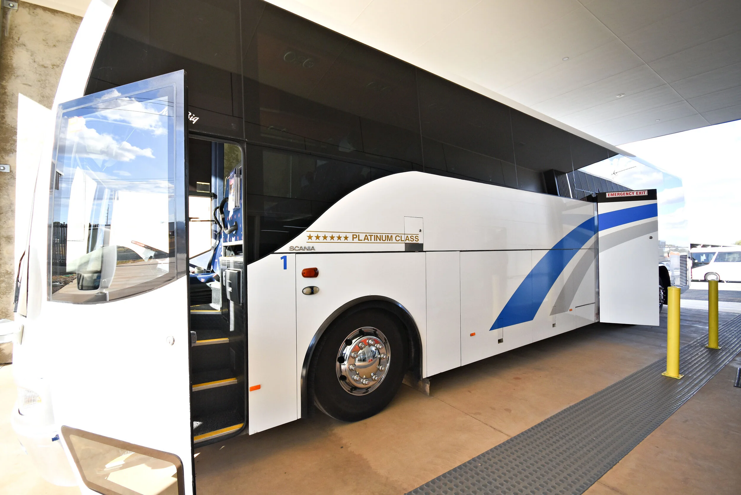 Undercover Coach boarding