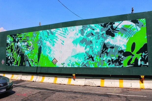 #fbf #mural painting production for artist @naomikawanishireis 🌿 .. 📷: @rachelholliday .. #brooklyn #alwayshandpainted