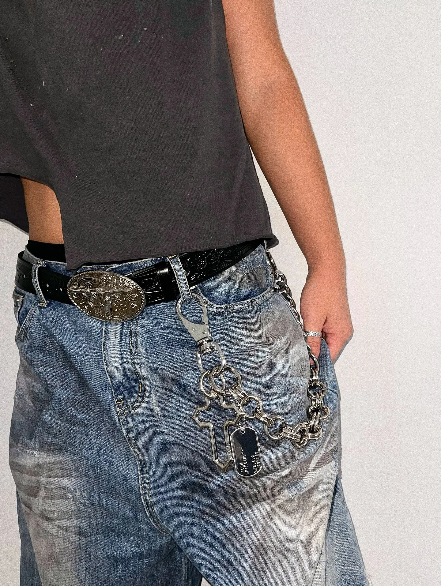 NEW! THE &ldquo;FLEX MODE&rdquo; PANT CHAIN 💋 CAN ALSO BE WORN AS A NECKLACE. 🤫