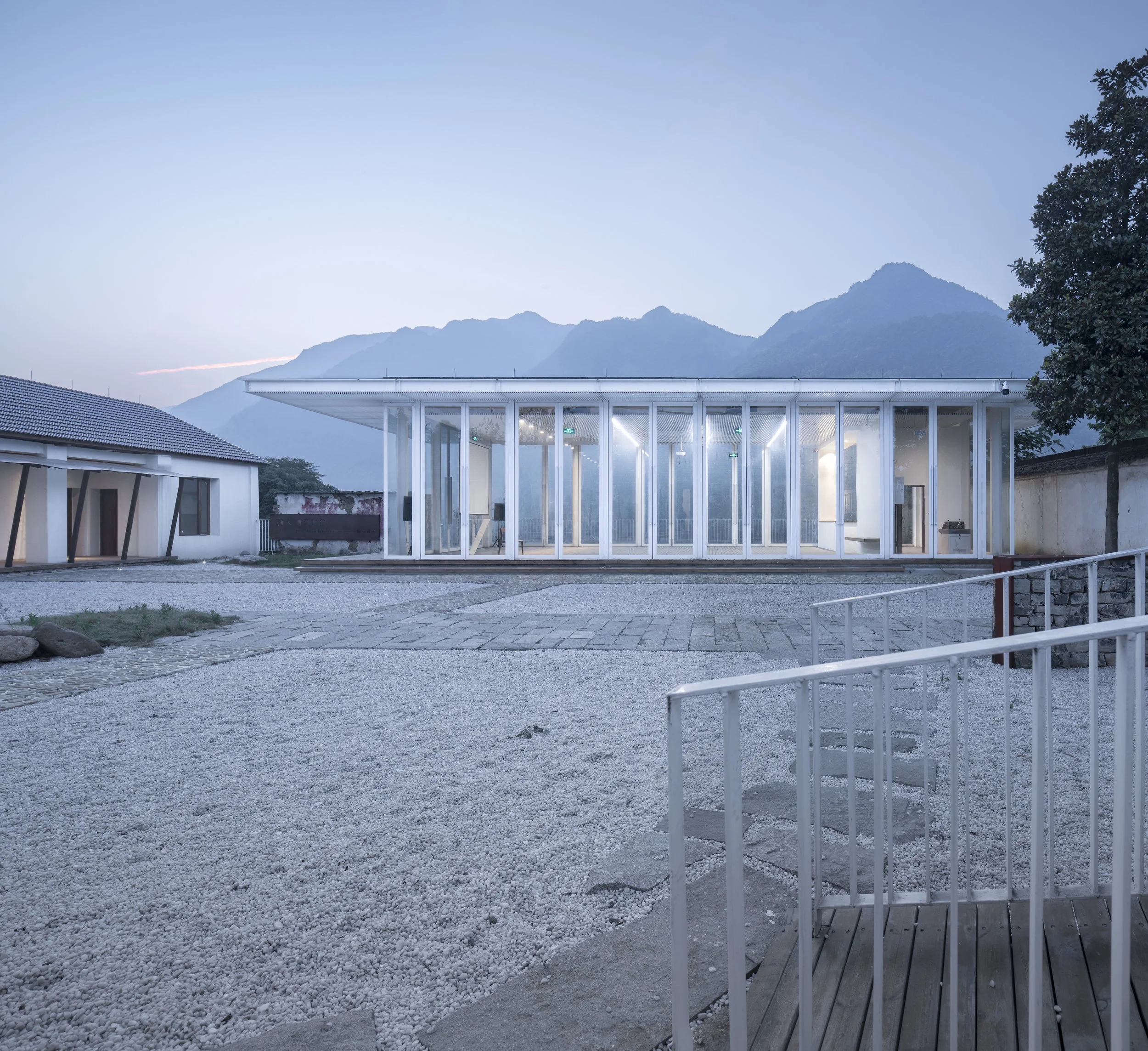 07Newly-built Auditorium_Zhao Qiang.jpg